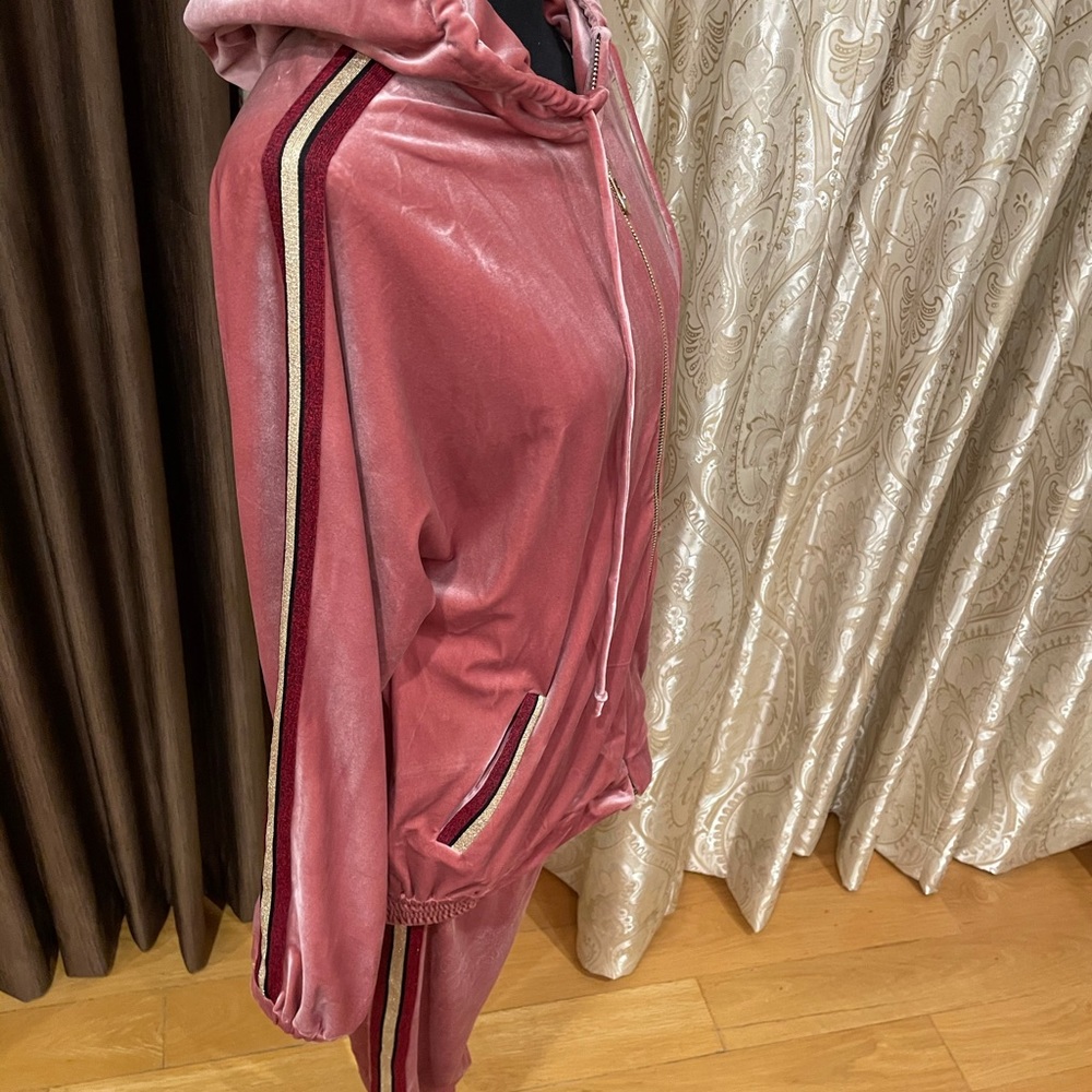 Velor fancy suit with stripes on the pants